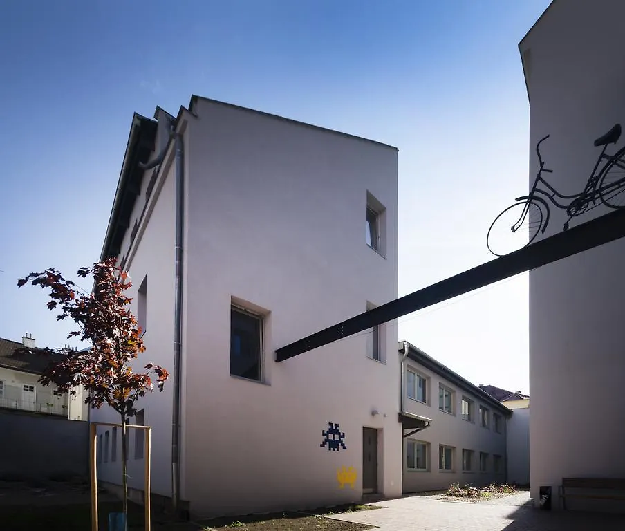 Young Space Hostel Brno 0*,